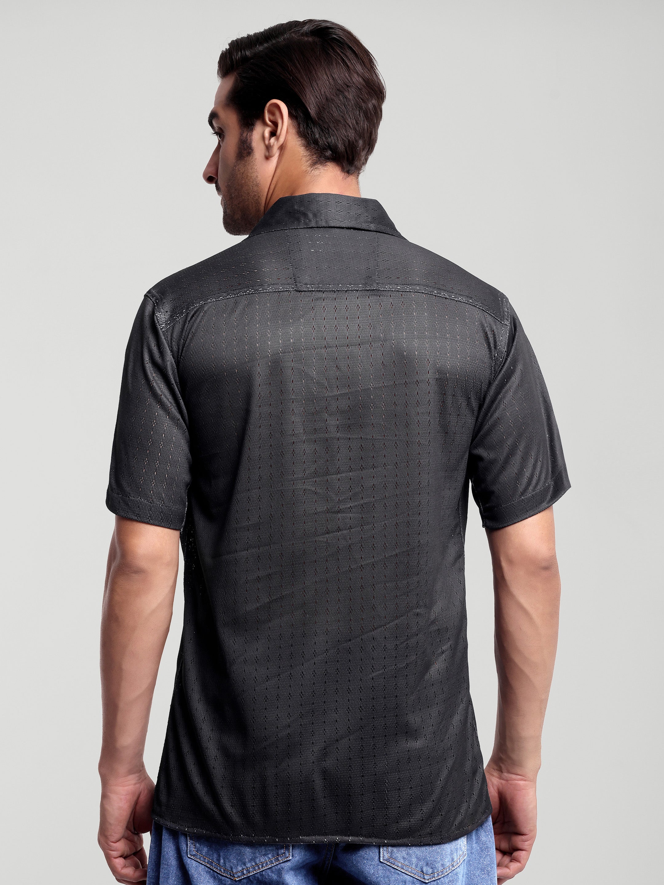 Luxurit Men's Black Textured Short Sleeve Shirt