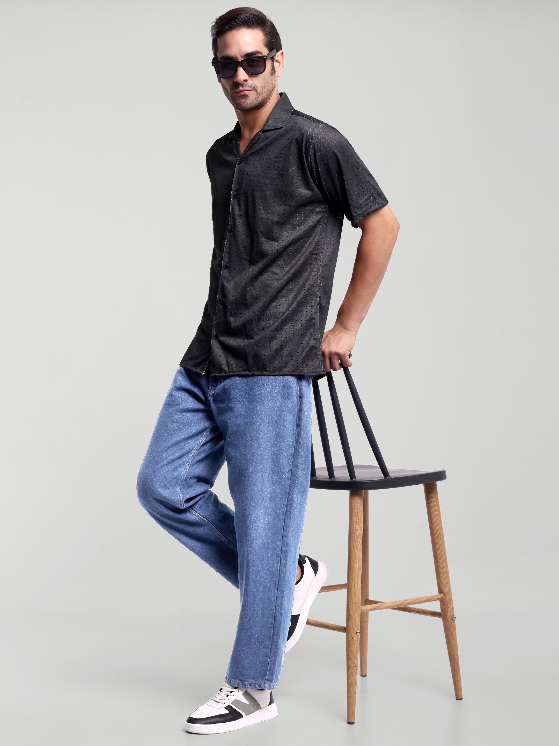 Luxurit Men's Black Textured Short Sleeve Shirt